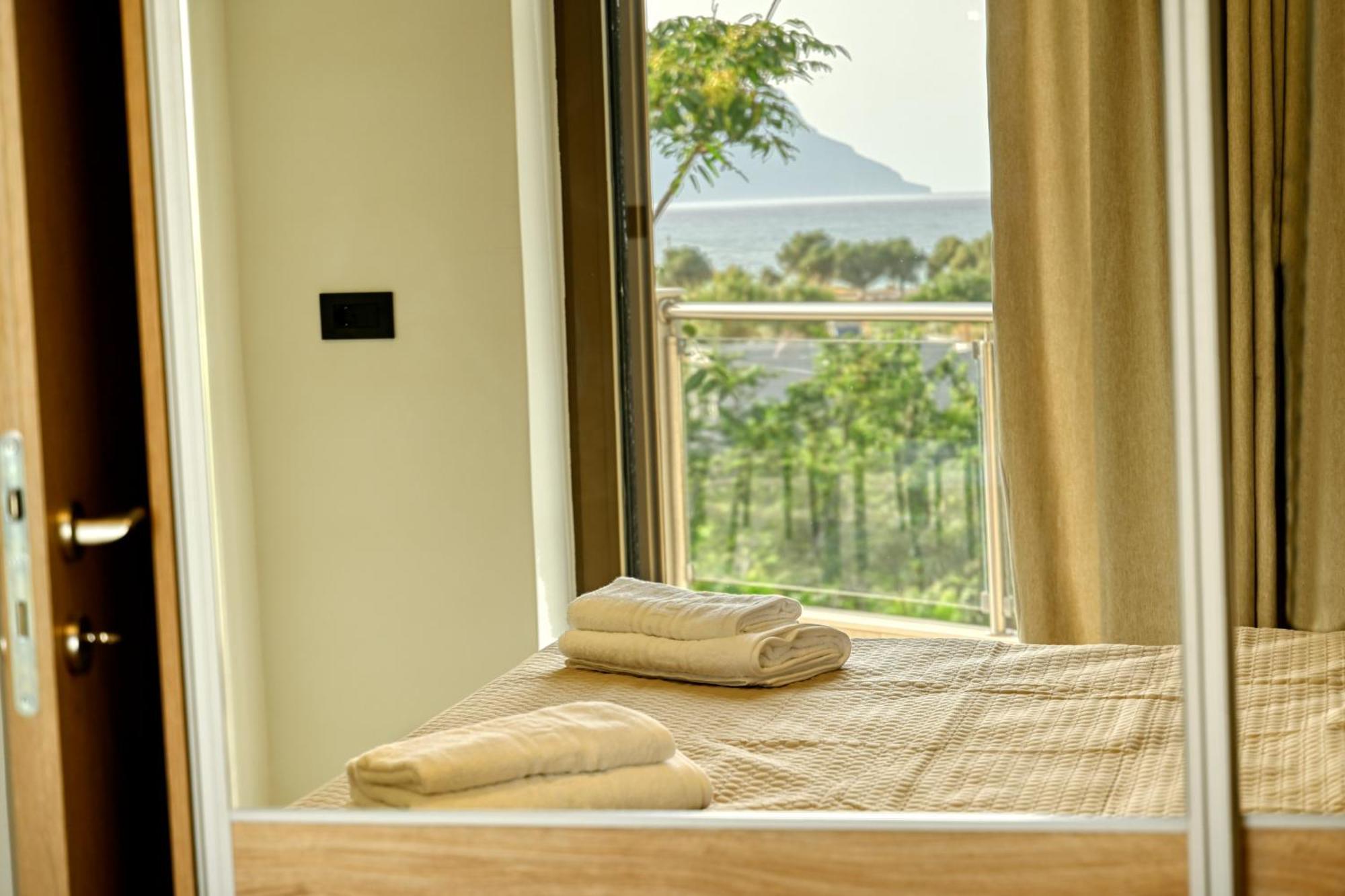 Eagle Bay Loft Apartment Kissamos Bagian luar foto